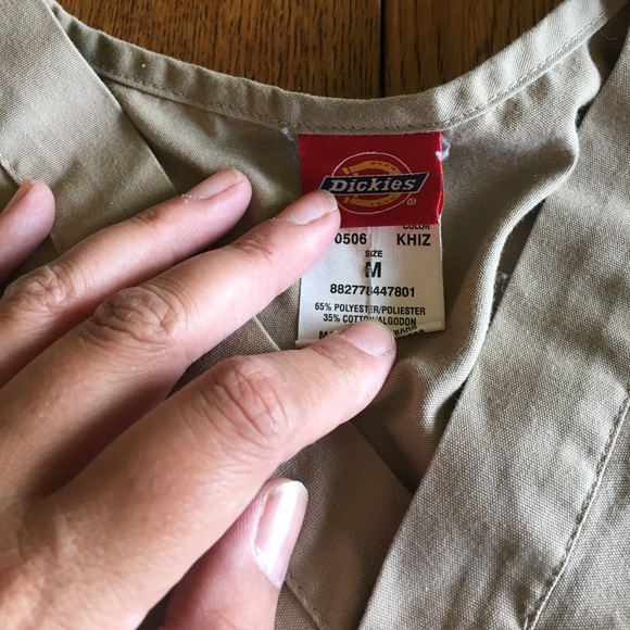 Khaki/tan Dickies scrub top - Picture 2 of 3